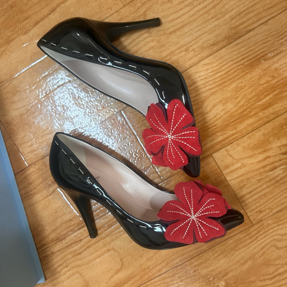 Lanvin Patent Leather Pumps Womens Size 37 Floral Black Shoes Heels Like New